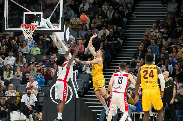 Comment le Crossfit améliore votre force et votre souplesse